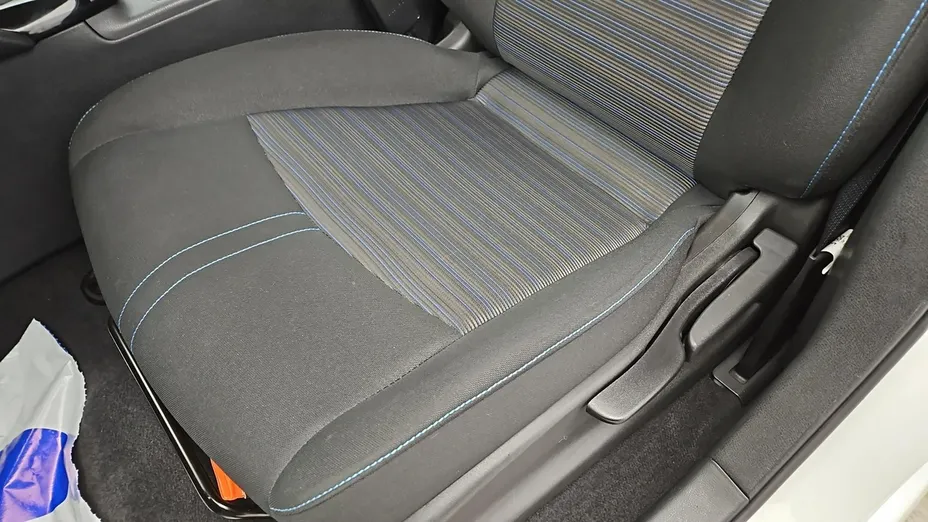 NISSAN Leaf -