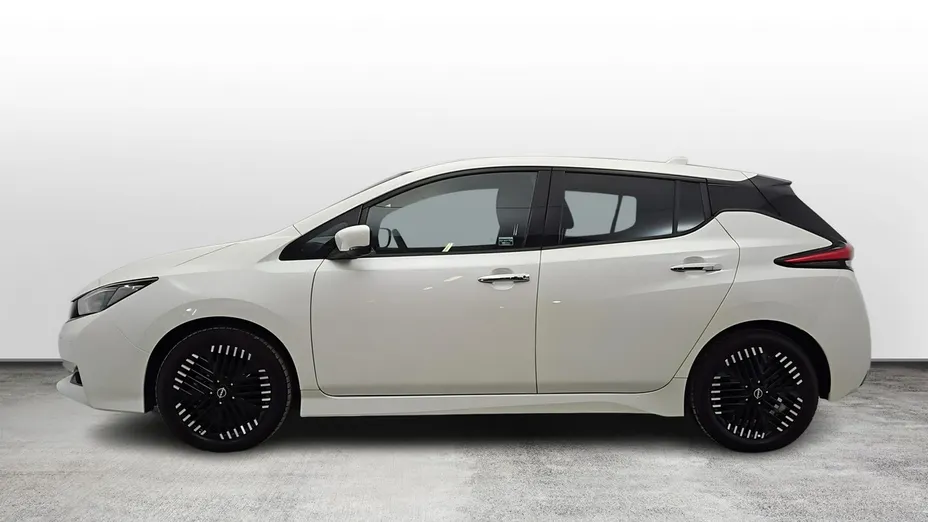NISSAN Leaf -
