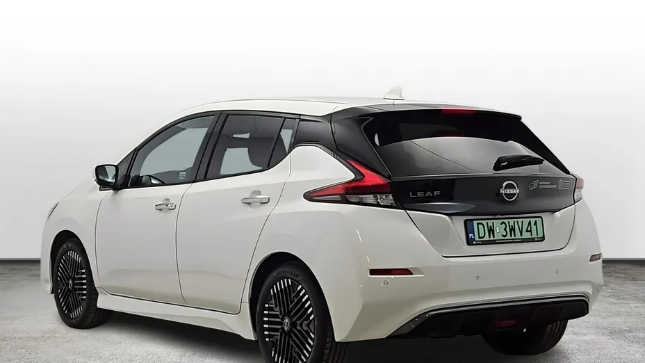 NISSAN Leaf -