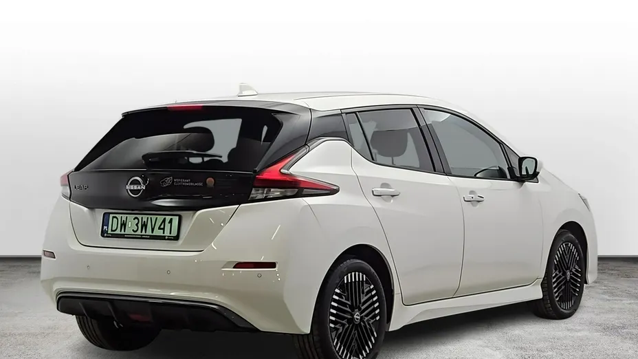 NISSAN Leaf -