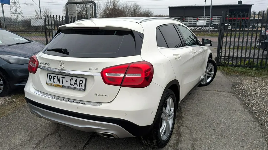 MERCEDES-BENZ GLA -