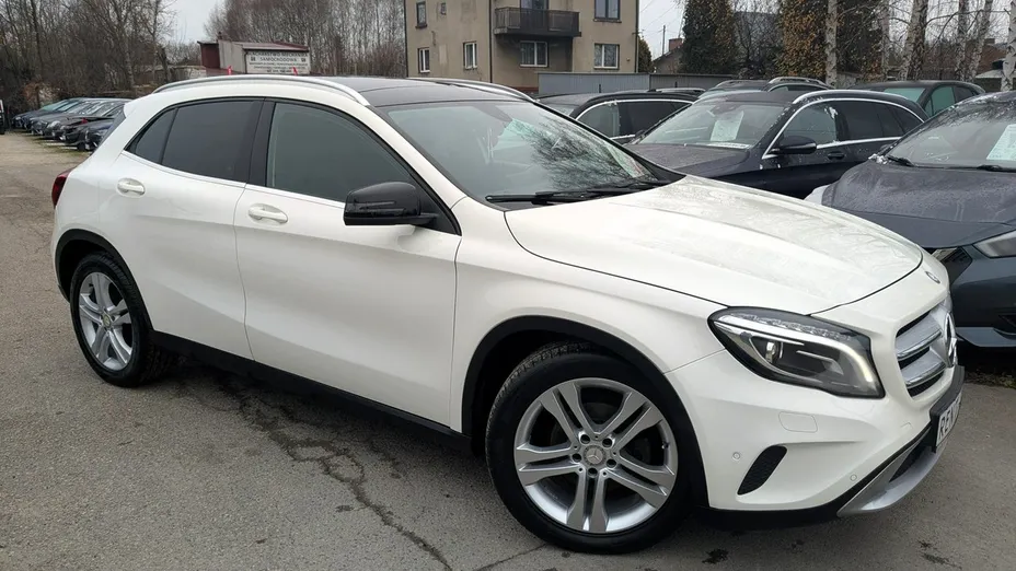 MERCEDES-BENZ GLA -