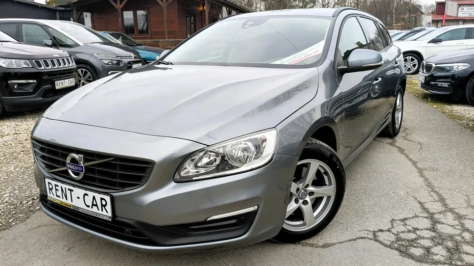 VOLVO V60 -