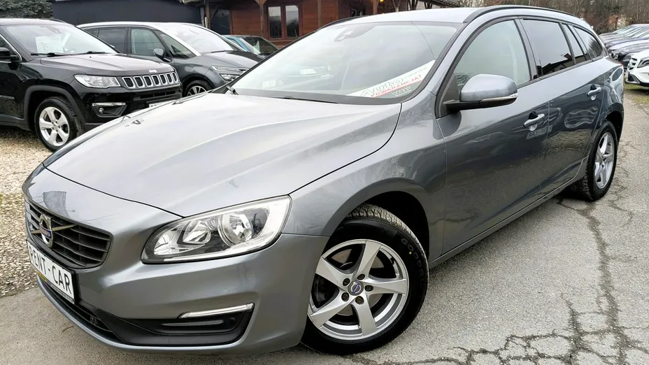 VOLVO V60 -