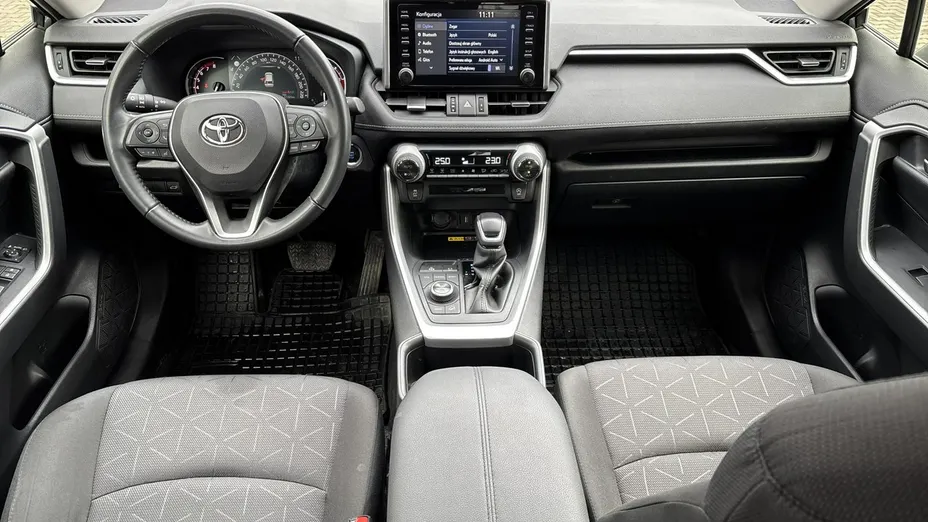 TOYOTA RAV4 -