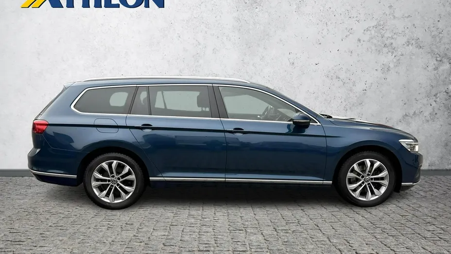 VOLKSWAGEN Passat -