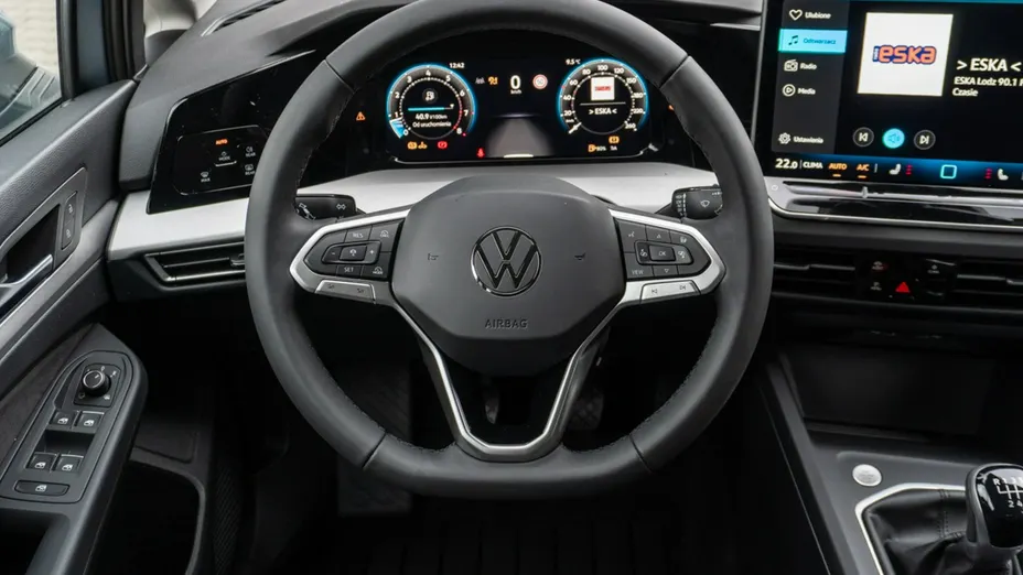 VOLKSWAGEN Golf -