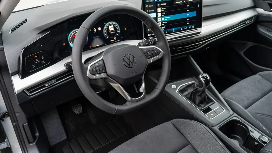 VOLKSWAGEN Golf -
