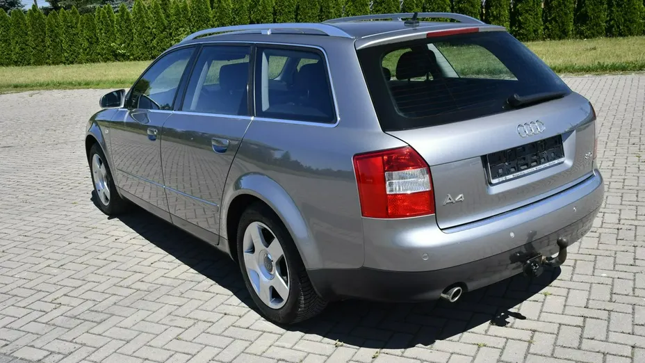AUDI A4 -