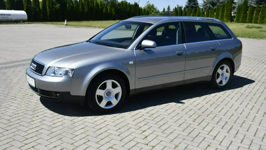 AUDI A4 -