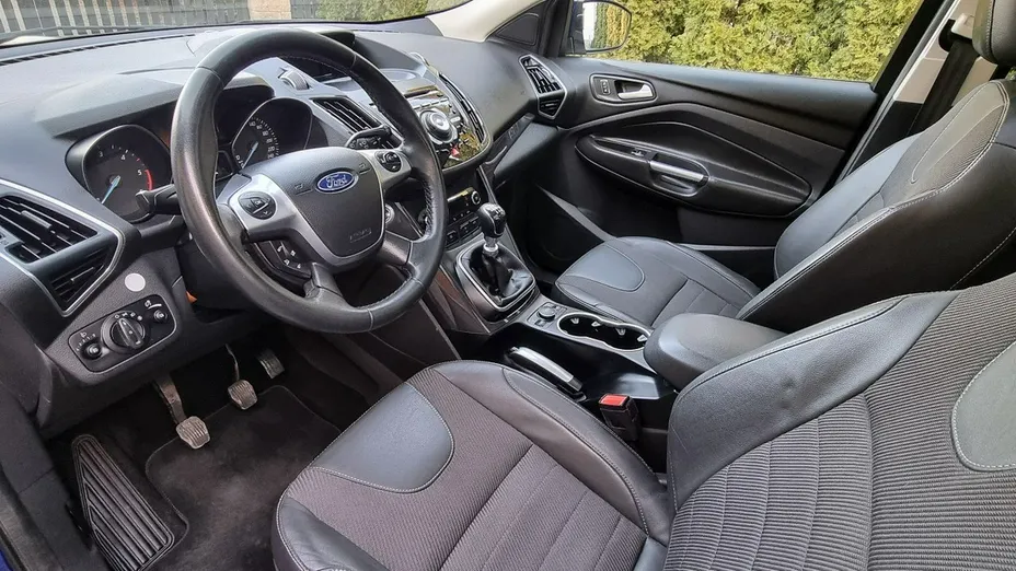 FORD Kuga -