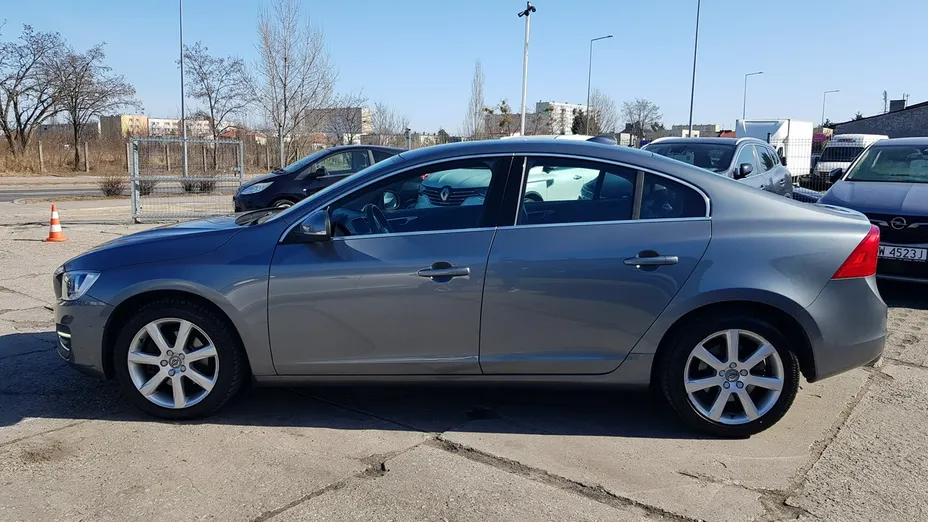 VOLVO S60 -
