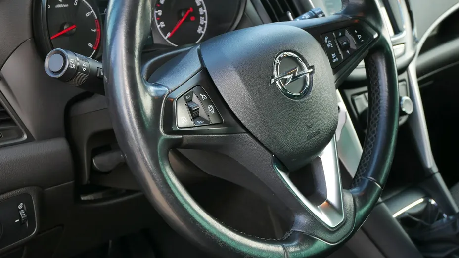 OPEL Zafira -