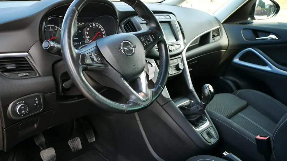 OPEL Zafira -