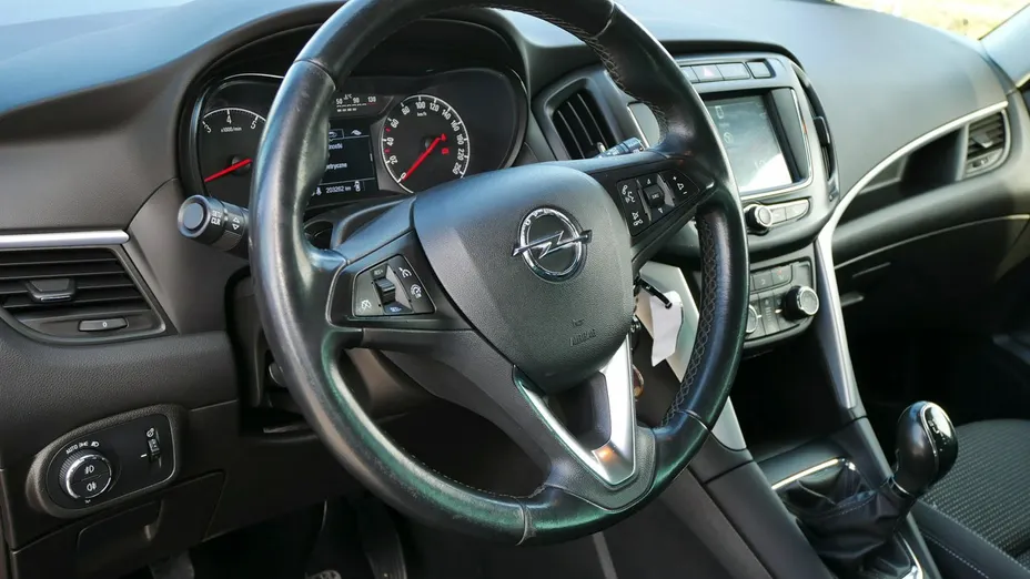 OPEL Zafira -
