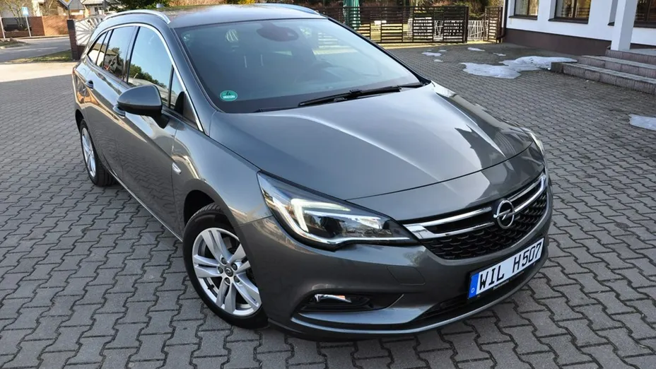 OPEL Astra -
