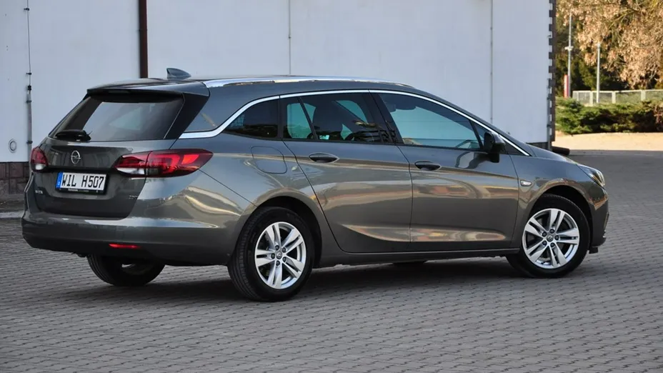 OPEL Astra -