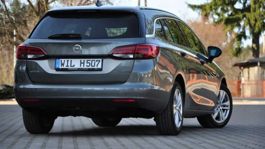 OPEL Astra -