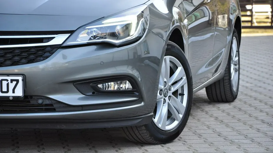 OPEL Astra -