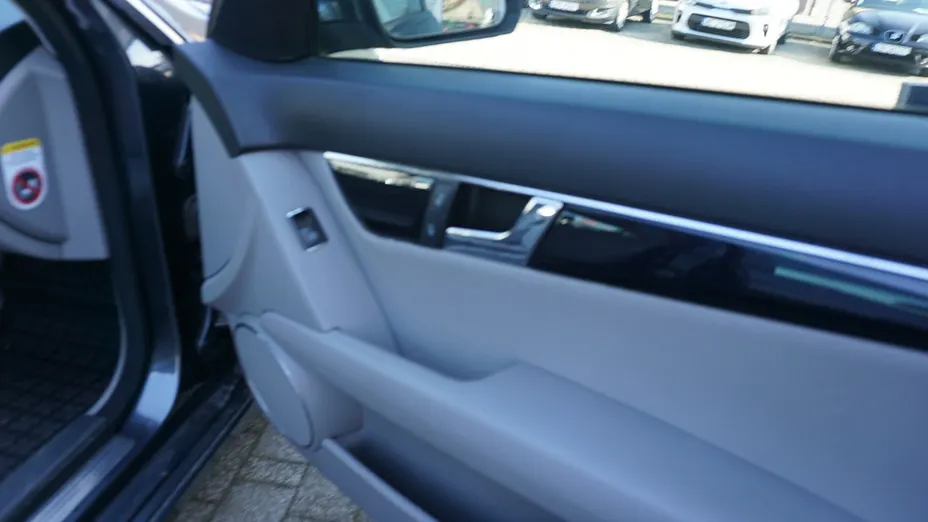 MERCEDES-BENZ C Klasa -