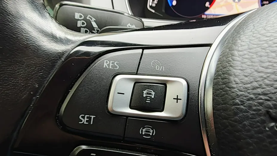 VOLKSWAGEN Arteon -
