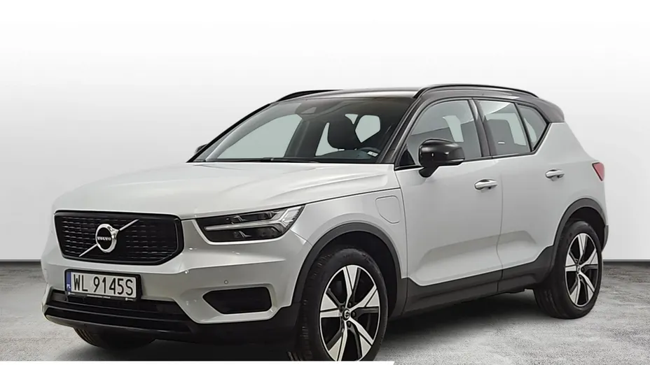 VOLVO XC40 -