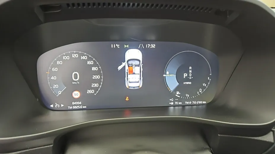 VOLVO XC40 -