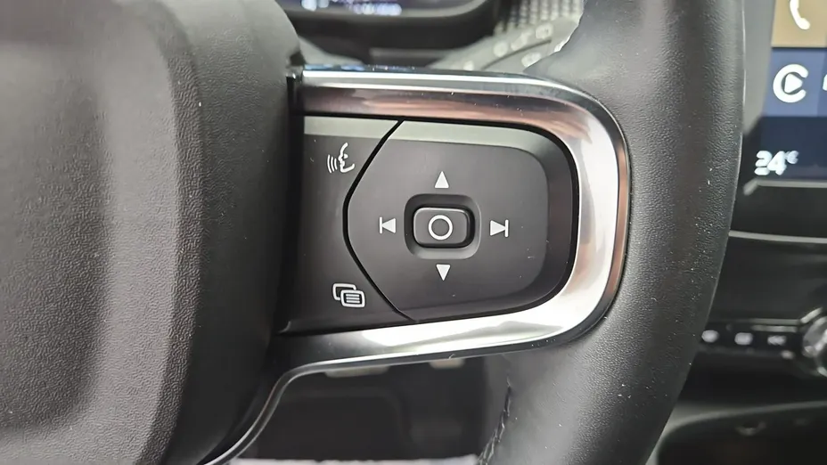 VOLVO XC40 -