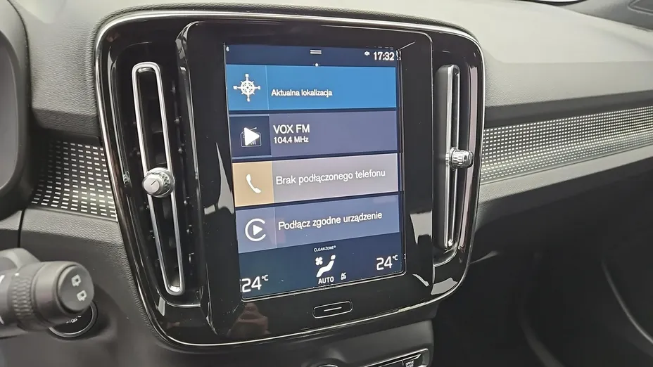 VOLVO XC40 -