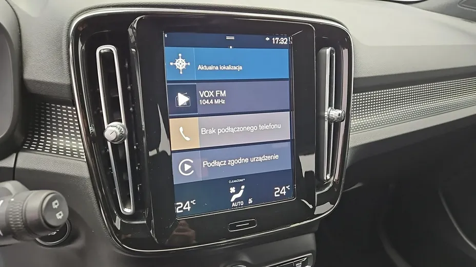 VOLVO XC40 -