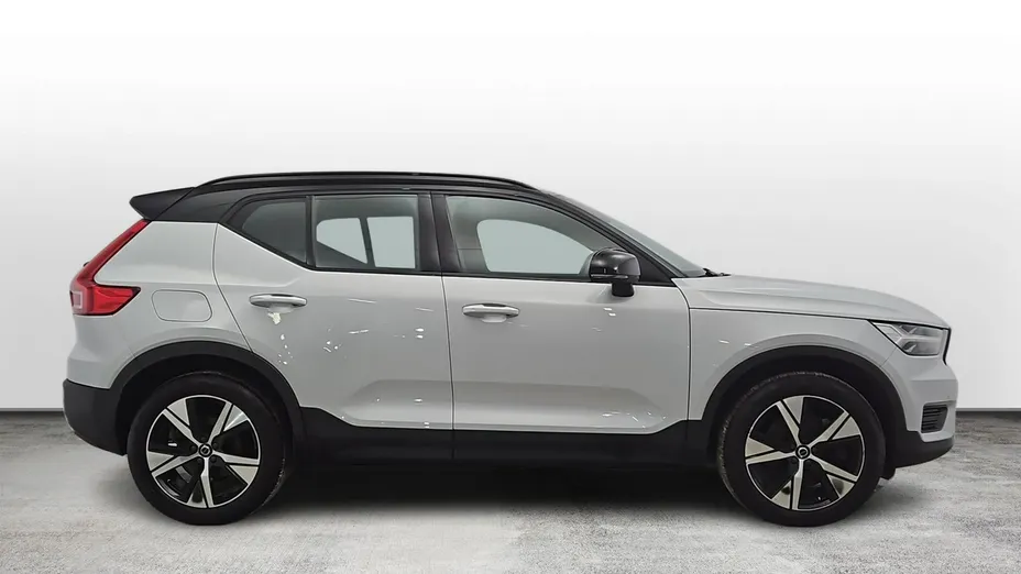 VOLVO XC40 -