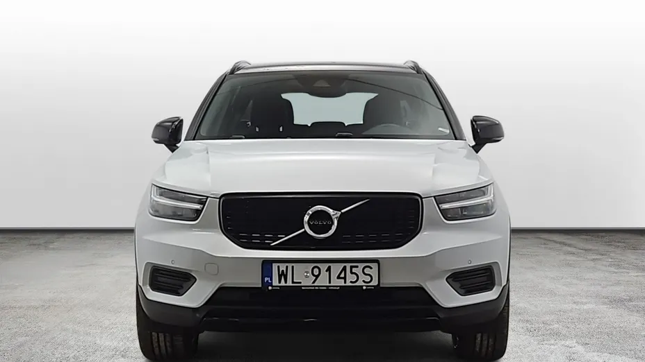 VOLVO XC40 -