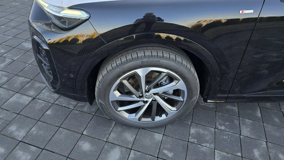 AUDI Q5 -