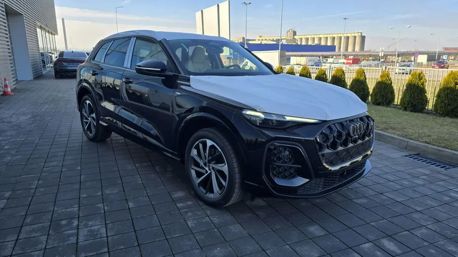 AUDI Q5 -