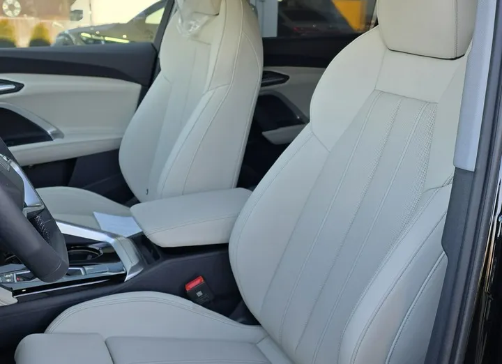AUDI Q5 -