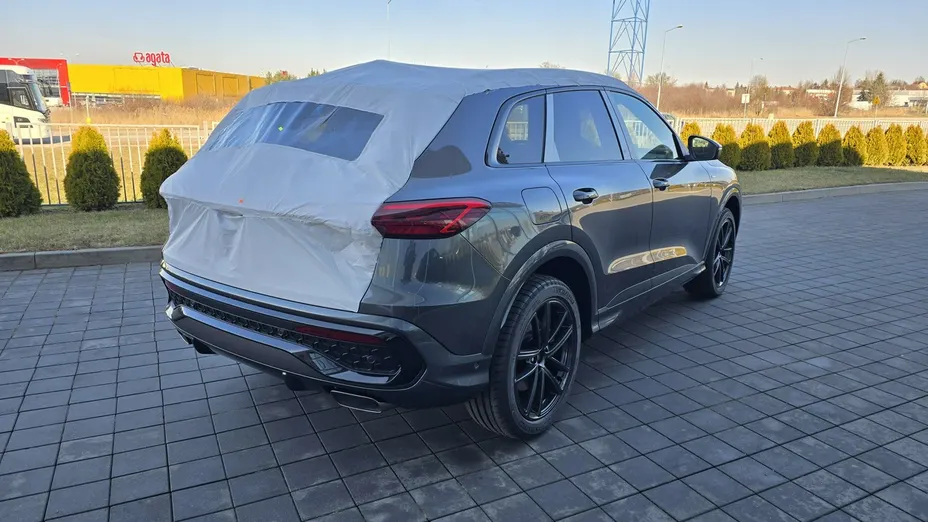 AUDI Q5 -