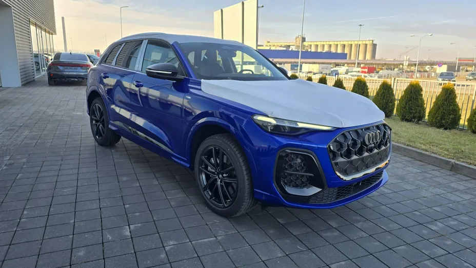 AUDI Q5 -