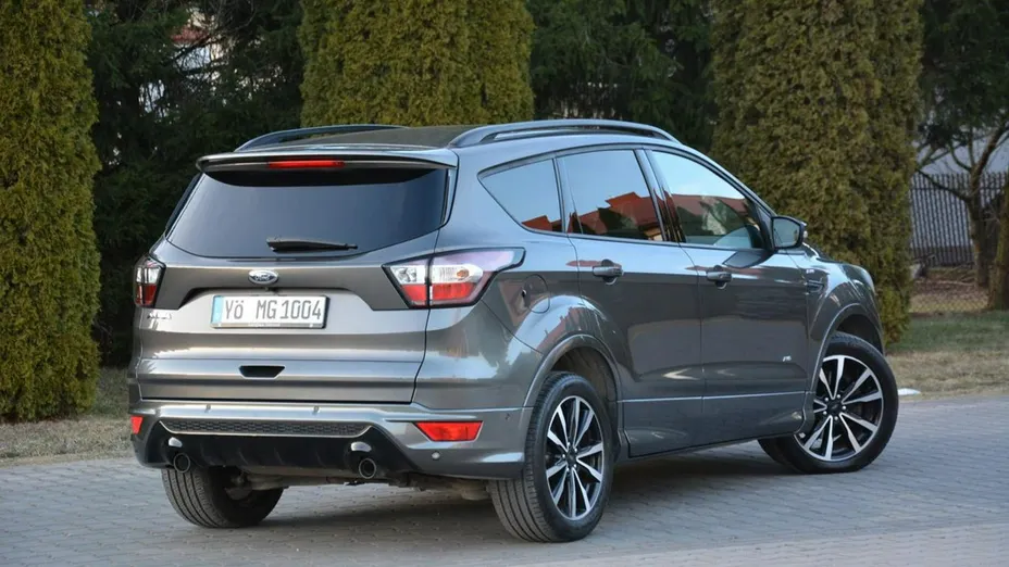 FORD Kuga -