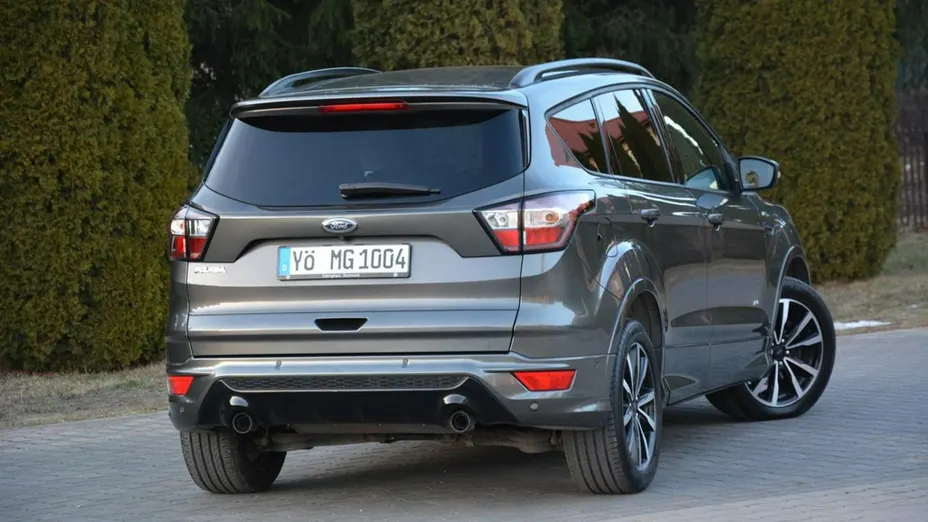 FORD Kuga -