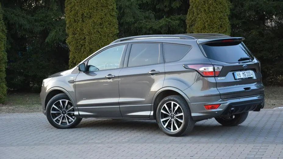 FORD Kuga -