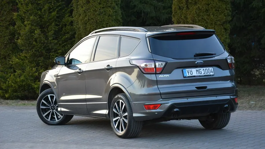 FORD Kuga -