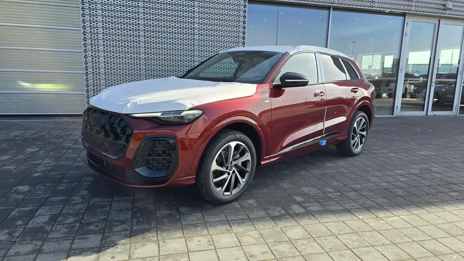 AUDI Q5 -