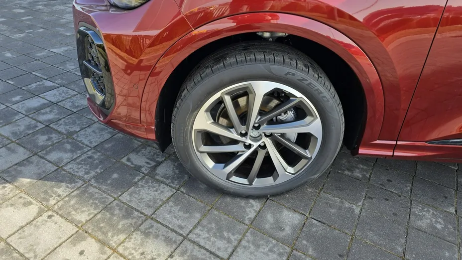 AUDI Q5 -