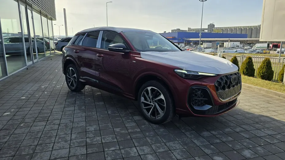 AUDI Q5 -