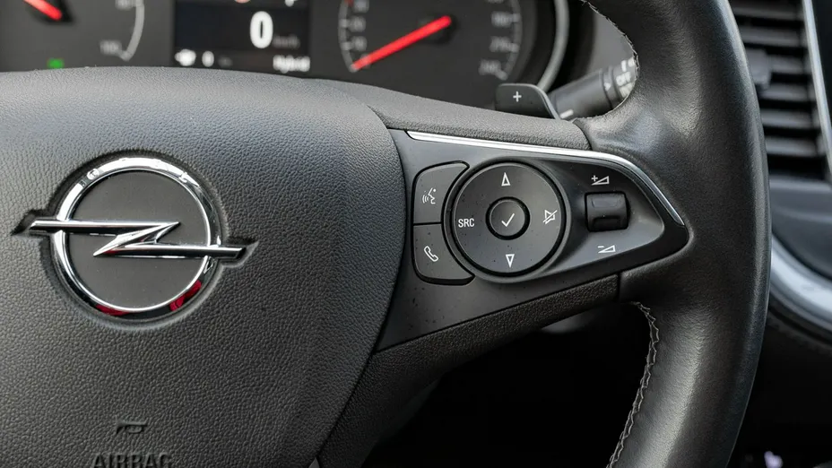 OPEL Grandland X -