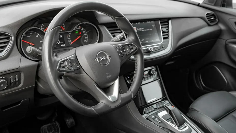 OPEL Grandland X -