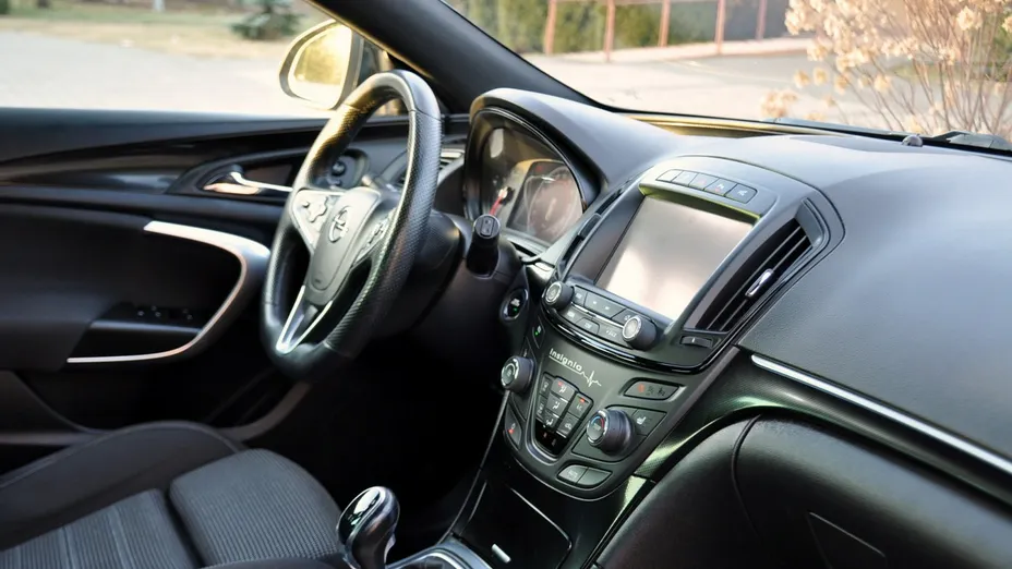OPEL Insignia -