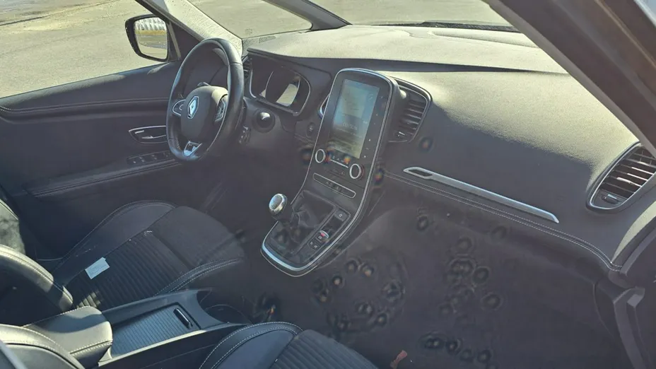 RENAULT Scenic -