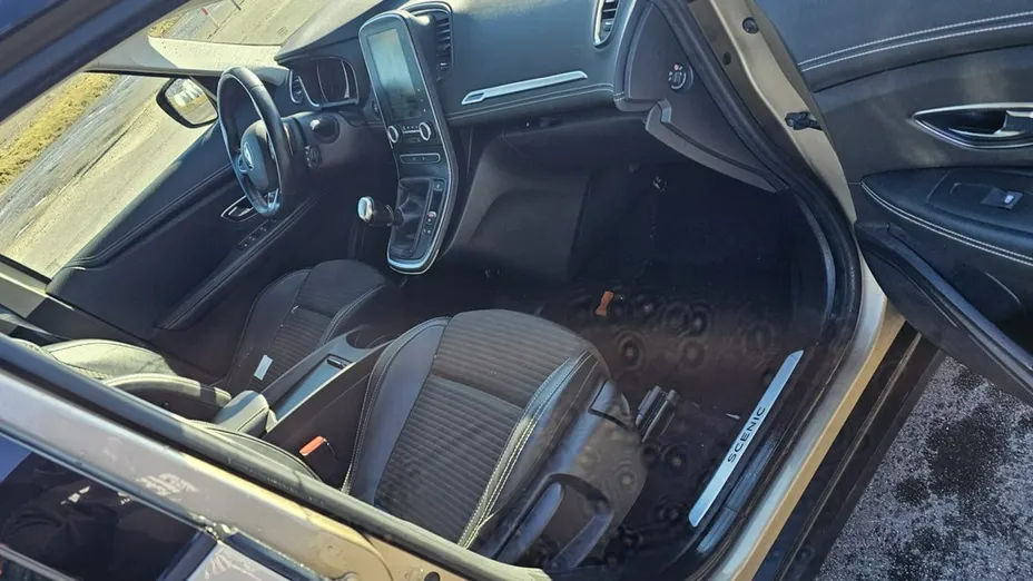 RENAULT Scenic -