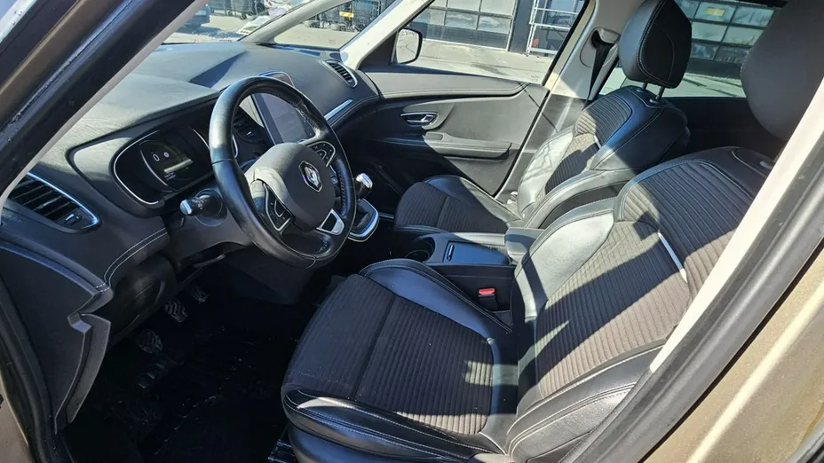RENAULT Scenic -